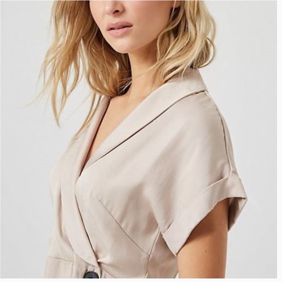 Le Chateau Sand Colour Dress Size Medium - Picture 4 of 11